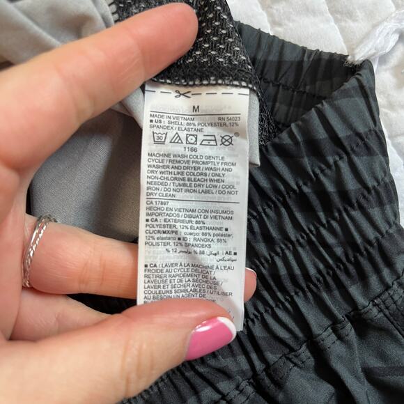 Old Navy Active StretchTech Animal Print Joggers Size Medium - Picture 4 of 6